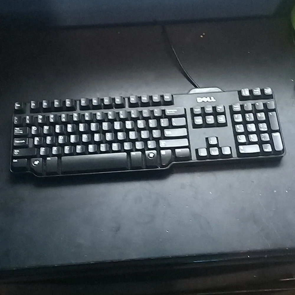 Dell keyboard, hp mouse